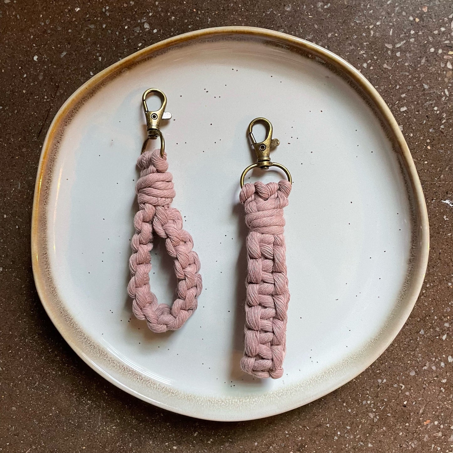 Macrame Finger Loops In Mauve