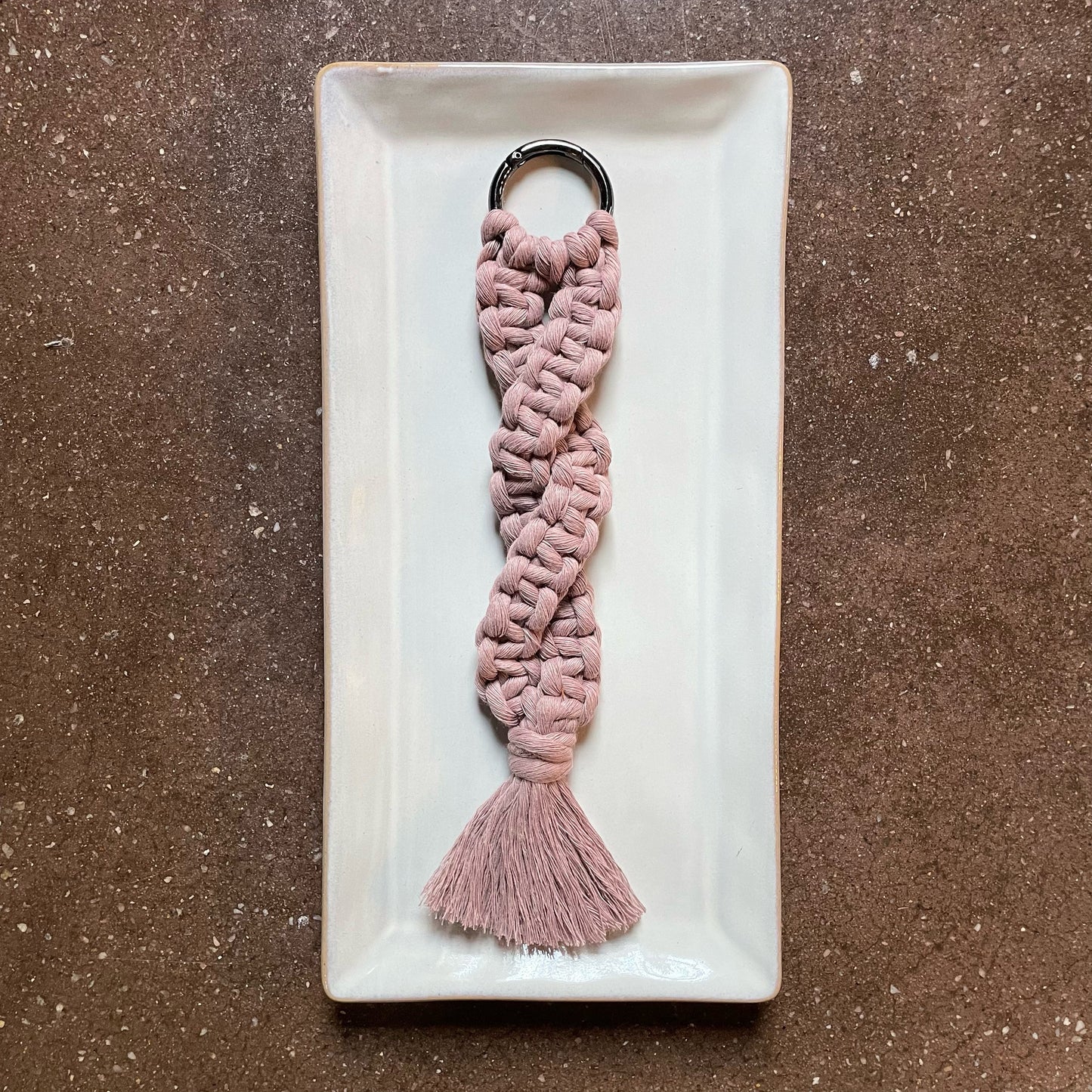 Macrame Keyring Twist In Mauve